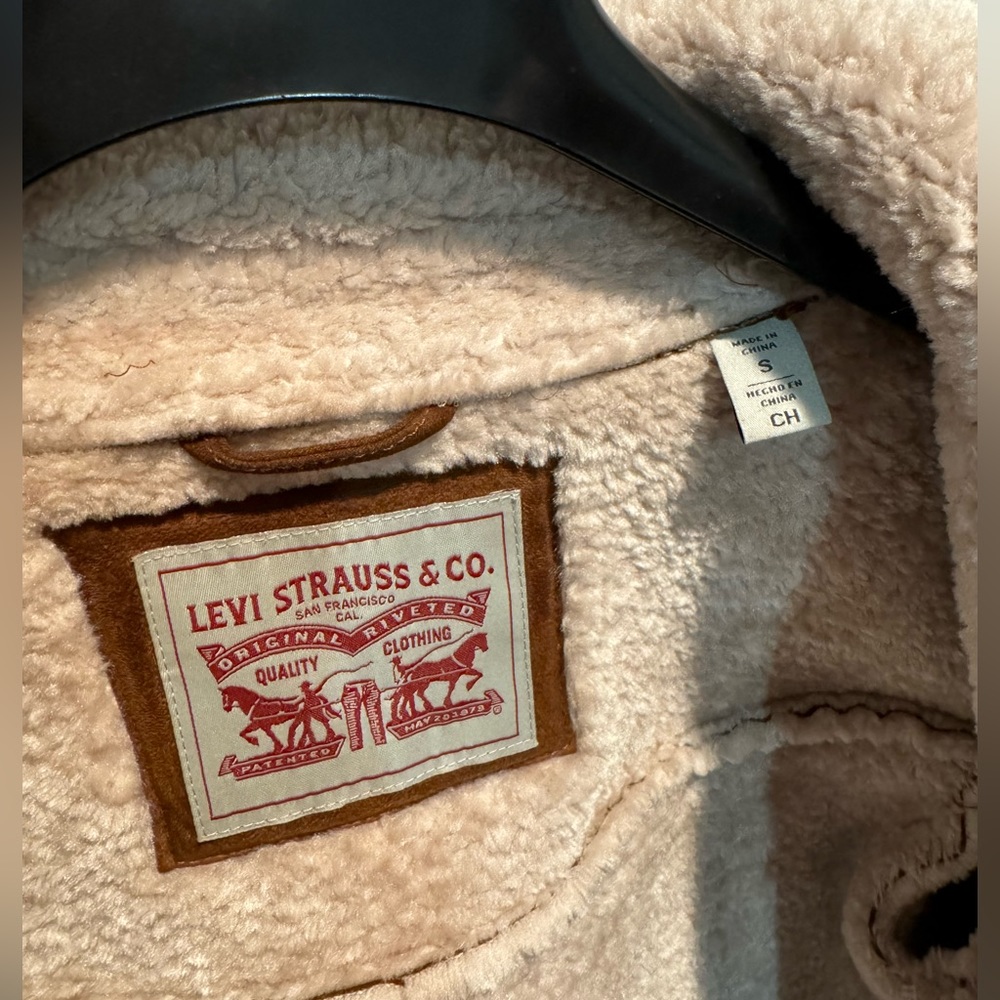 Small Men’s Levi’s Jacket - Picture 6 of 8